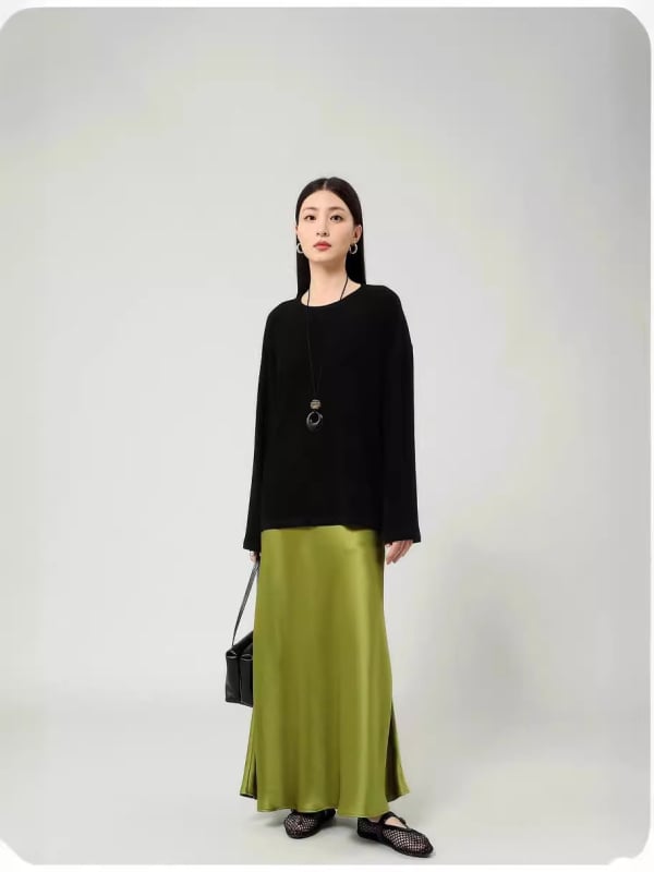 Sukňa A-čiar, maxi, 45° šikmý rez, rybí chvost, vysoký pás, acetát-poliester tkanina (70–80% acetát; <30% polyester)