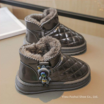 Gyermekek boka csizma (1–3 év) – semleges stílus, alacsony szár, vastag talp, magasság növelő, légáteresztő