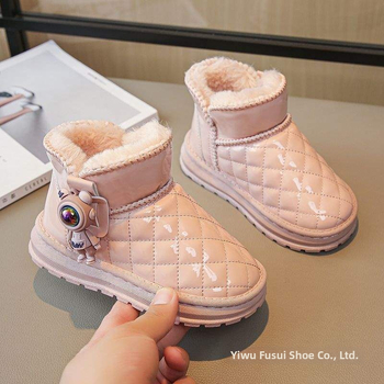 Gyermekek boka csizma (1–3 év) – semleges stílus, alacsony szár, vastag talp, magasság növelő, légáteresztő