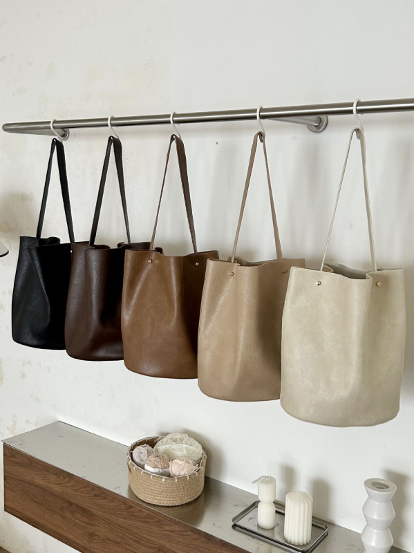 Bucket bag — Урбан стил, PU материал, хоризонтално квадратна форма, отваряне: открито, вътрешен джоб с цип