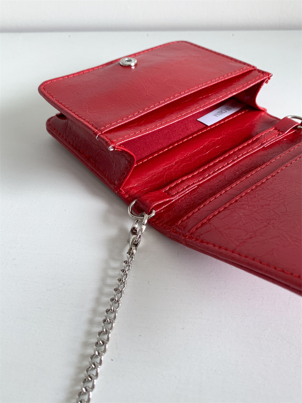 Кроссбоди мини чанта от PU кожа, хоризонтално квадратна форма, среден размер, стил за червило и ключодържател, капак за затваряне, една презрамка