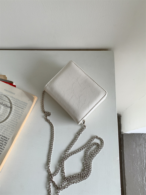 Кроссбоди мини чанта от PU кожа, хоризонтално квадратна форма, среден размер, стил за червило и ключодържател, капак за затваряне, една презрамка