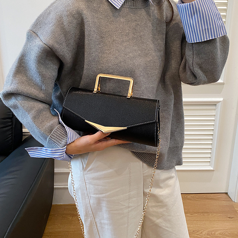 Дамска квадратна чанта през рамо PU материал, уличен стил, с капак, вътрешен джоб с цип, полиестерна подплата