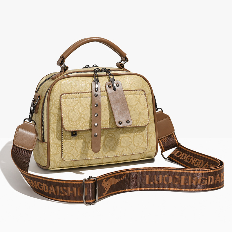 Ženska crossbody torba, PU koža, vodoravni kvadratni oblik, zatvaranje zipom, podstava od poliestera, unutarnji džepovi: skriveni džep sa zatvaračem, džep za telefon, džep za ID, proljeće 2025