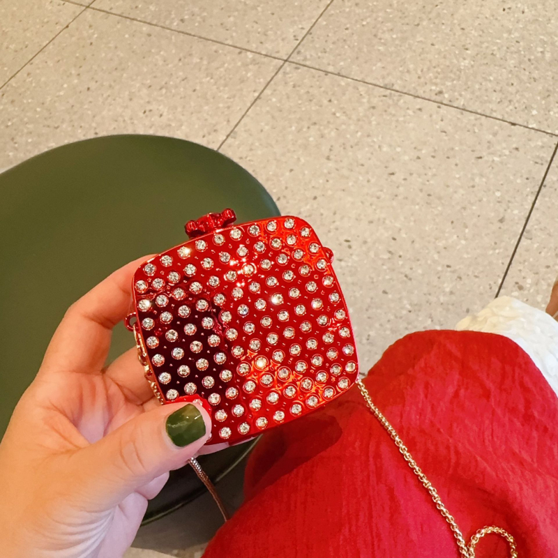 Акрилна кутия чанта с кристали, мини, заключваща се, твърда, пролет 2025