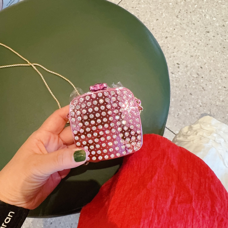 Акрилна кутия чанта с кристали, мини, заключваща се, твърда, пролет 2025