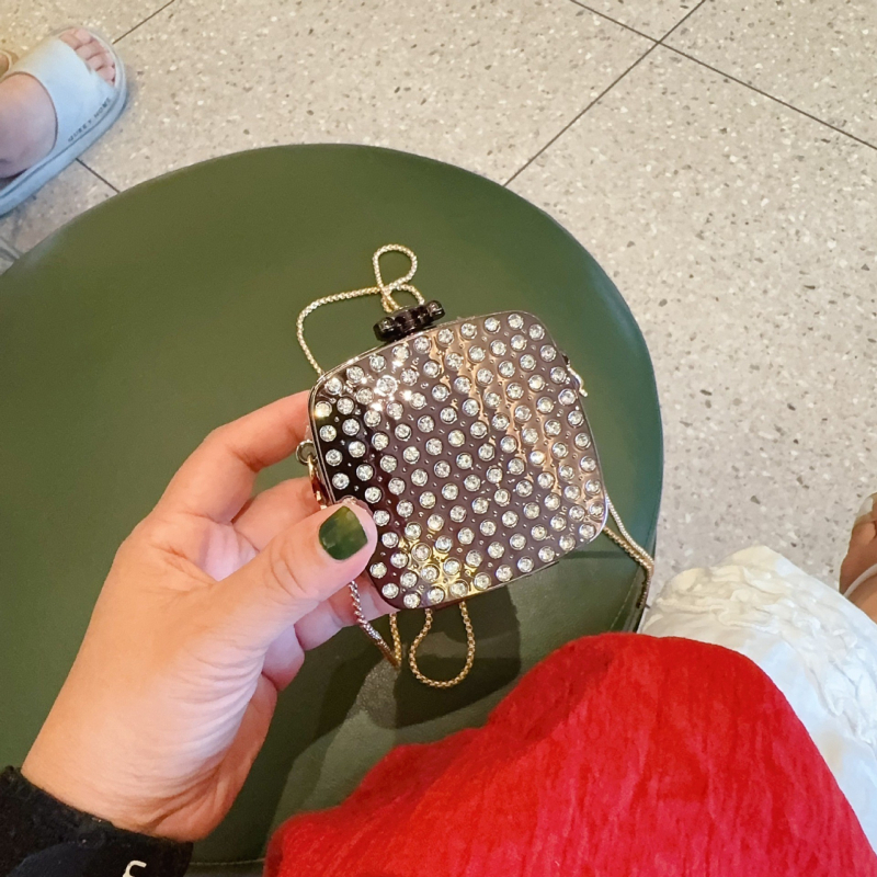 Акрилна кутия чанта с кристали, мини, заключваща се, твърда, пролет 2025