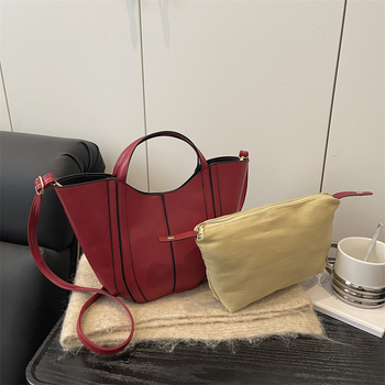 Дамска чанта-кофа, стил Urban Minimalist, форма кофа, магнитна закопчалка, подплата полиестер, материал Друг