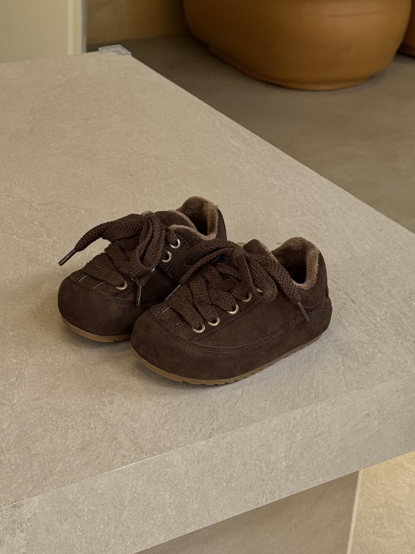 Gyerekeknek Koreai stílusú mindennapi cipő (Velcro-zárás, velúr felsőrész, gumitalp, ősz 2025, uniszex)