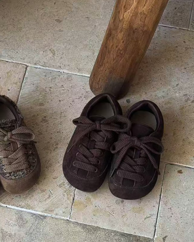 Gyerekeknek Koreai stílusú mindennapi cipő (Velcro-zárás, velúr felsőrész, gumitalp, ősz 2025, uniszex)