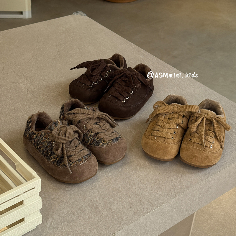 Gyerekeknek Koreai stílusú mindennapi cipő (Velcro-zárás, velúr felsőrész, gumitalp, ősz 2025, uniszex)