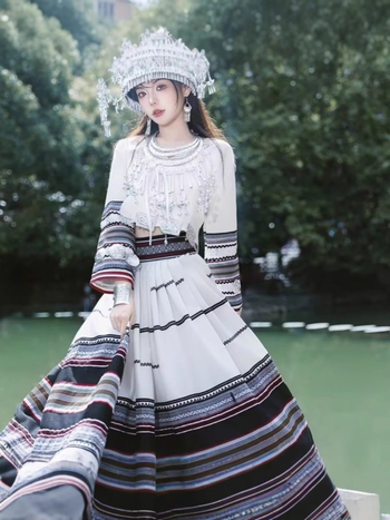 Yi etnički studijski kostim za foto snimanje - poliester na pozornicu odjeća za žene 18–24, proljeće 2025