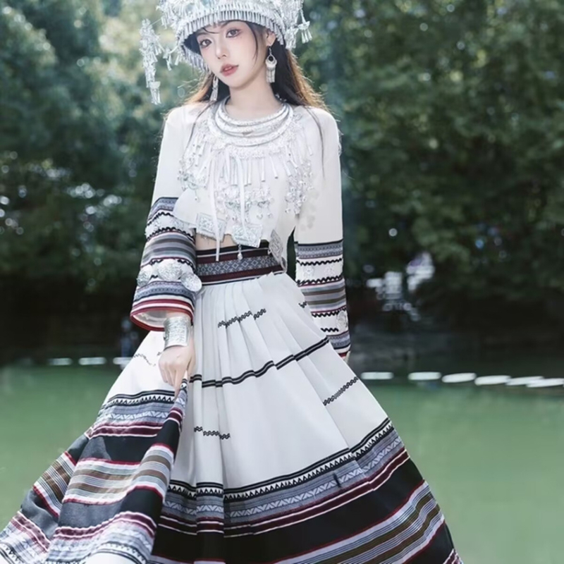 Yi etnički studijski kostim za foto snimanje - poliester na pozornicu odjeća za žene 18–24, proljeće 2025