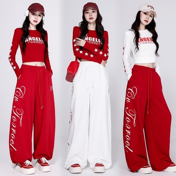 Jazz tánc utcai stílusú előadásra szánt ruhaszett, laza szabás, karcsúsító hatás, pamut anyag, 30-50% pamut tartalom, második anyag pamut 30% alatt, ősz 2025