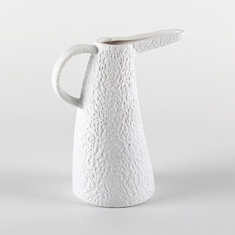 Vază abstractă din rășină sintetică, în stil modern de artă, ambalată în carton