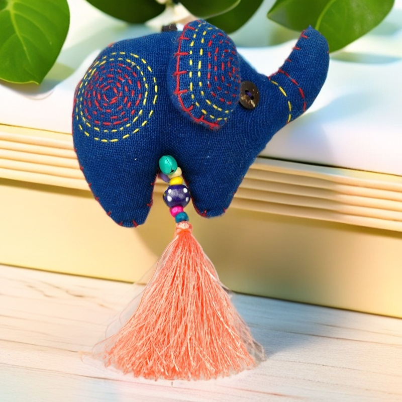 Elefántos kulcstartó, pamut anyag, rajzfilmszerű stílus, kiegészítők és charmok