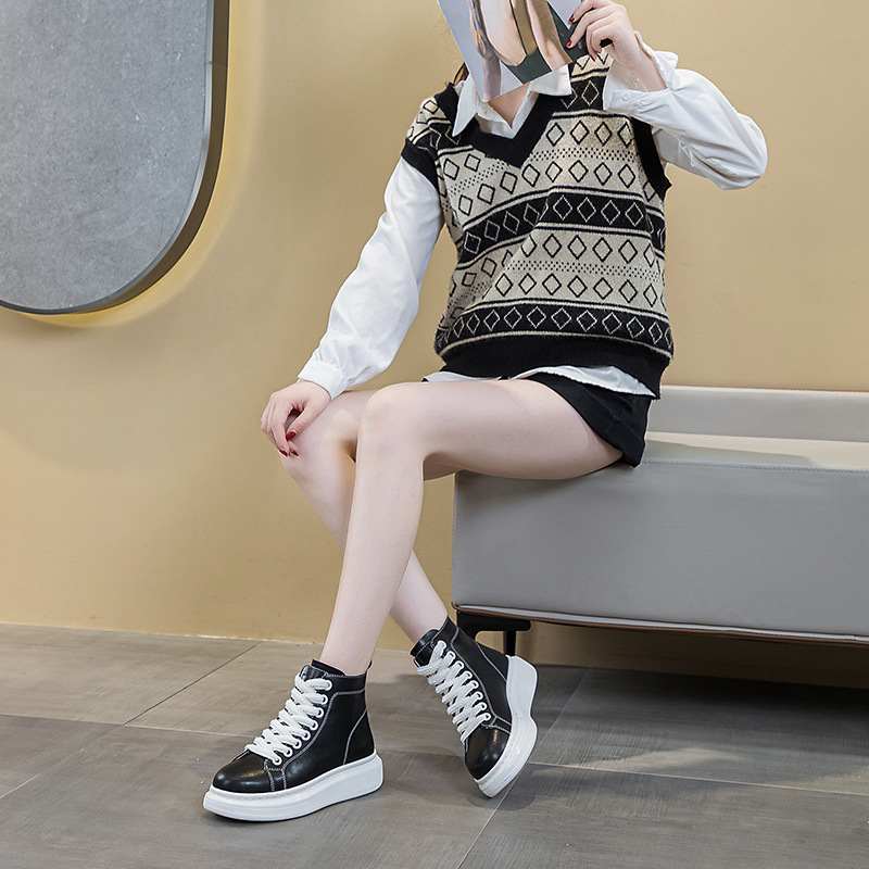 Ženske visoke kožne tenisice s debelim potplatom, gornji dio od prave kože, srednje visine, vezanje šnurkama, casual obuća