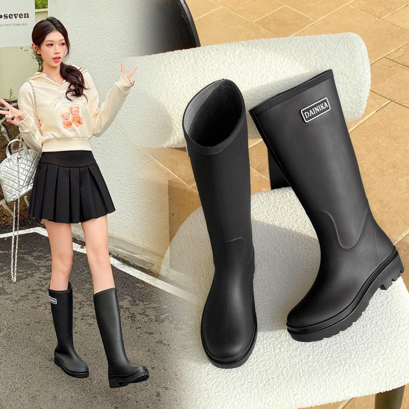 Ženske kišne čizme, PVC gornji dio, visok dio noge, niski pet 1–3 cm, četiri sezone
