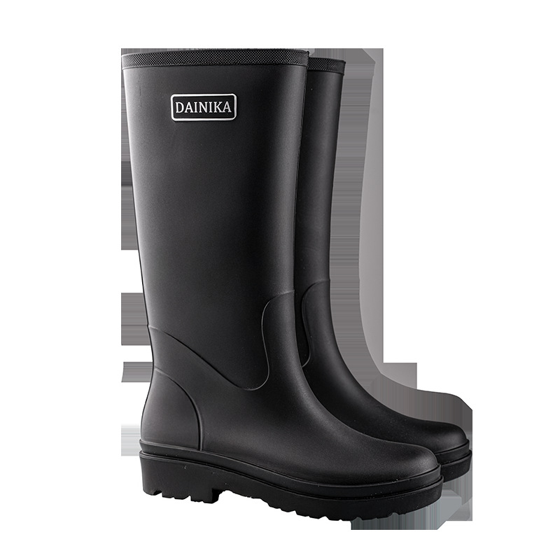 Ženske kišne čizme, PVC gornji dio, visok dio noge, niski pet 1–3 cm, četiri sezone