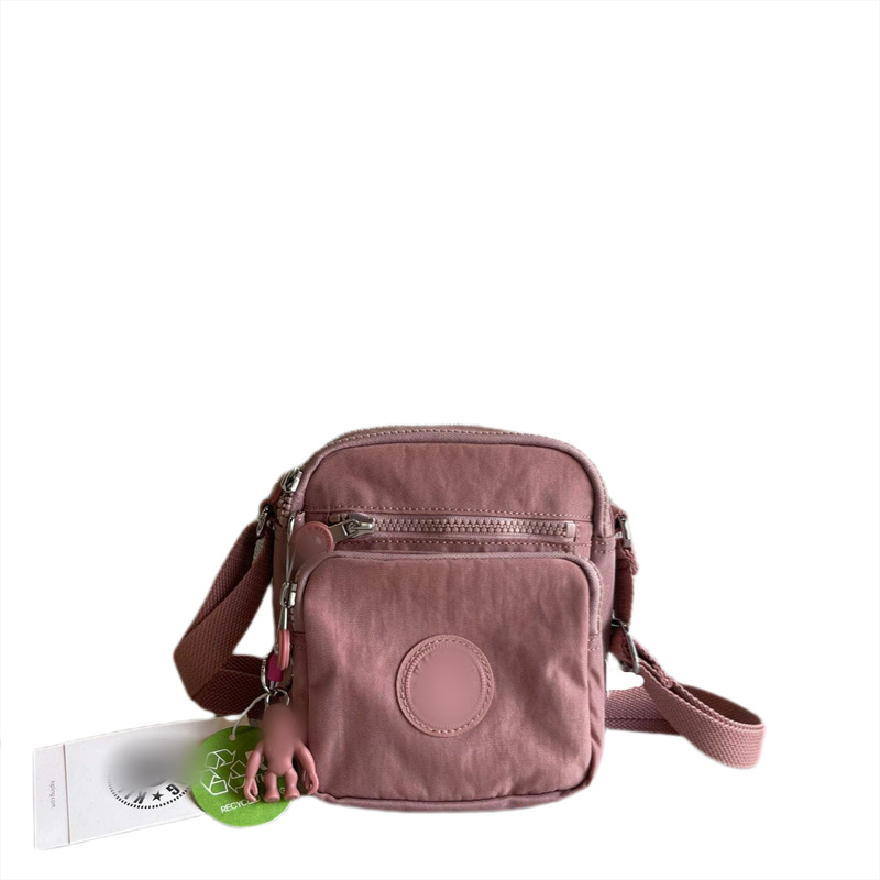 K Family Monkey Bag - najlonska crossbody torba, vertikalno kvadratnog oblika, zatvaranje na zip, unutarnja džep na zip, jedna naramenica