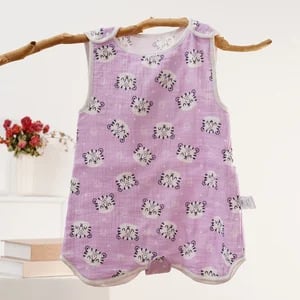 Spavaća vreća za bebe u vestnom stilu, bez rukava, od čistog pamuka (≥95%), podstava i punilo od pamuka; pogodno za ljeto, proljeće i jesen.