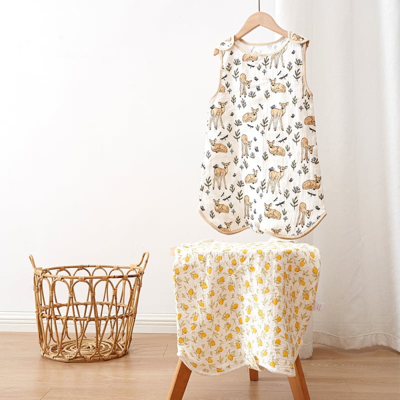 Spavaća vreća za bebe u vestnom stilu, bez rukava, od čistog pamuka (≥95%), podstava i punilo od pamuka; pogodno za ljeto, proljeće i jesen.