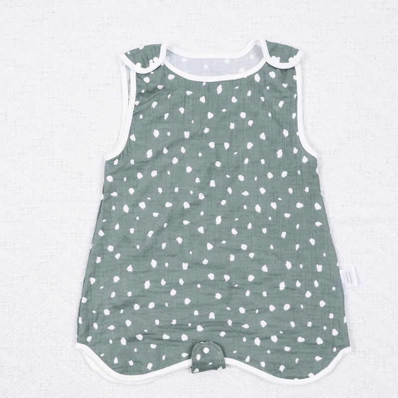 Spavaća vreća za bebe u vestnom stilu, bez rukava, od čistog pamuka (≥95%), podstava i punilo od pamuka; pogodno za ljeto, proljeće i jesen.