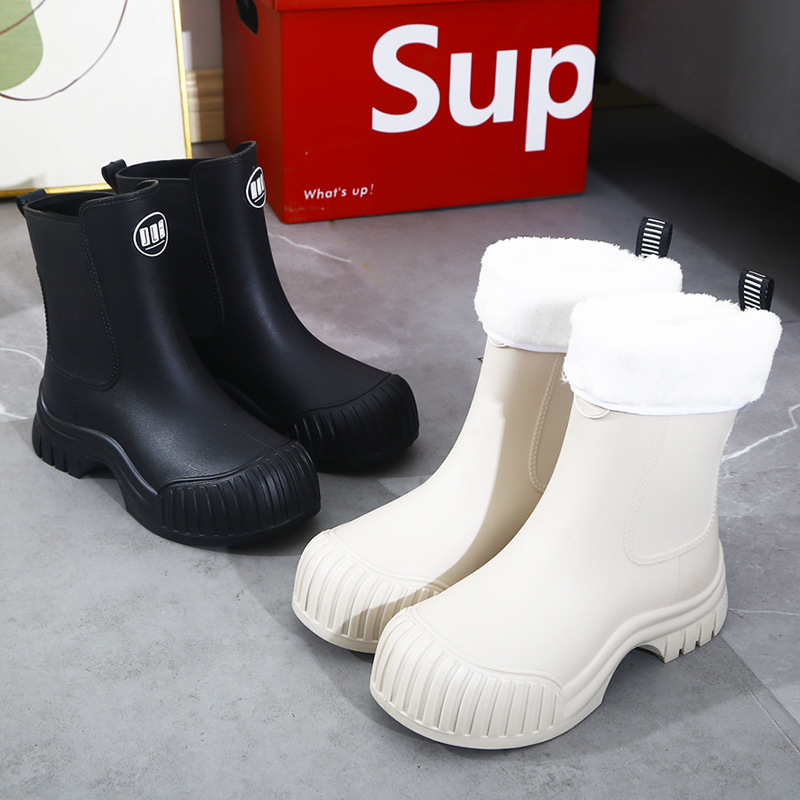 Cizme de ploaie pentru femei din PVC – înălțime medie a gambelor, talpă îngroșată, toc mic 1–3 cm