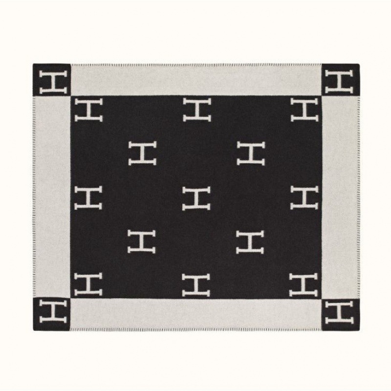 Poliesterska deka od koralnog flisa, geometrijski uzorak, 180–190 g/m², proljeće i jesen, lagani luksuzni stil