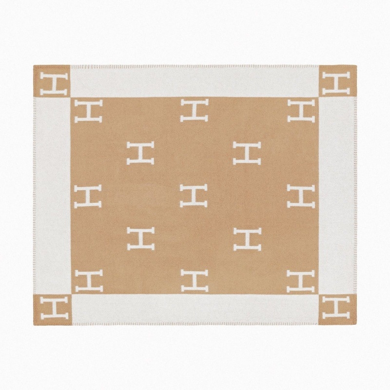 Poliesterska deka od koralnog flisa, geometrijski uzorak, 180–190 g/m², proljeće i jesen, lagani luksuzni stil