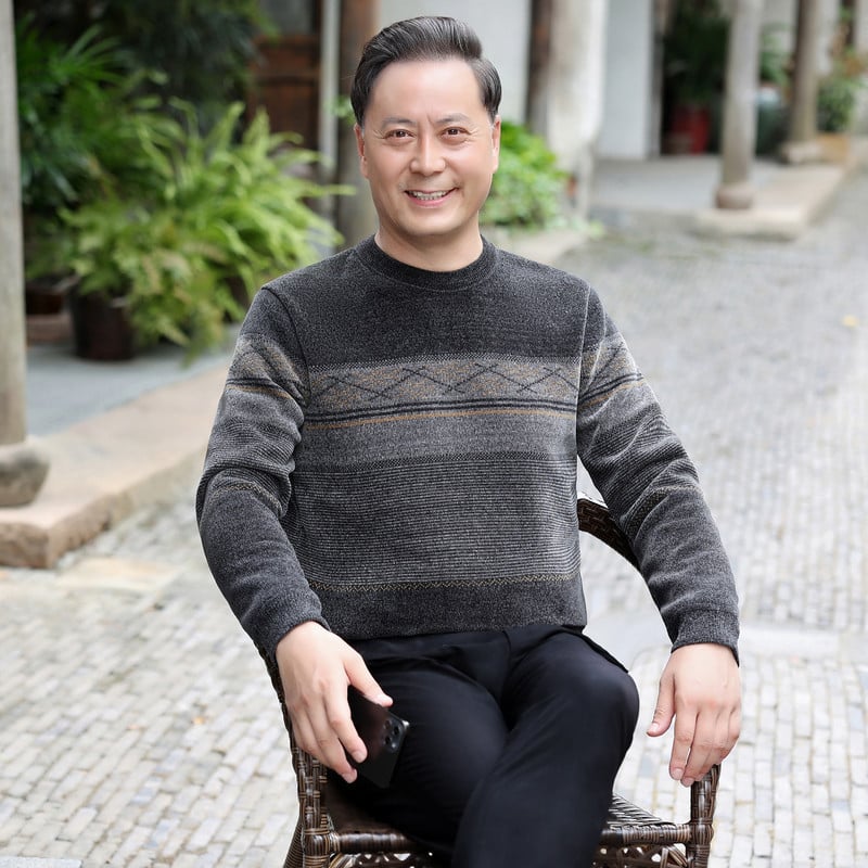 Férfi vastag kötött pulóver kerek nyakkal, hosszú ujjak, gyapjúkeverék 46-50%, poliészter