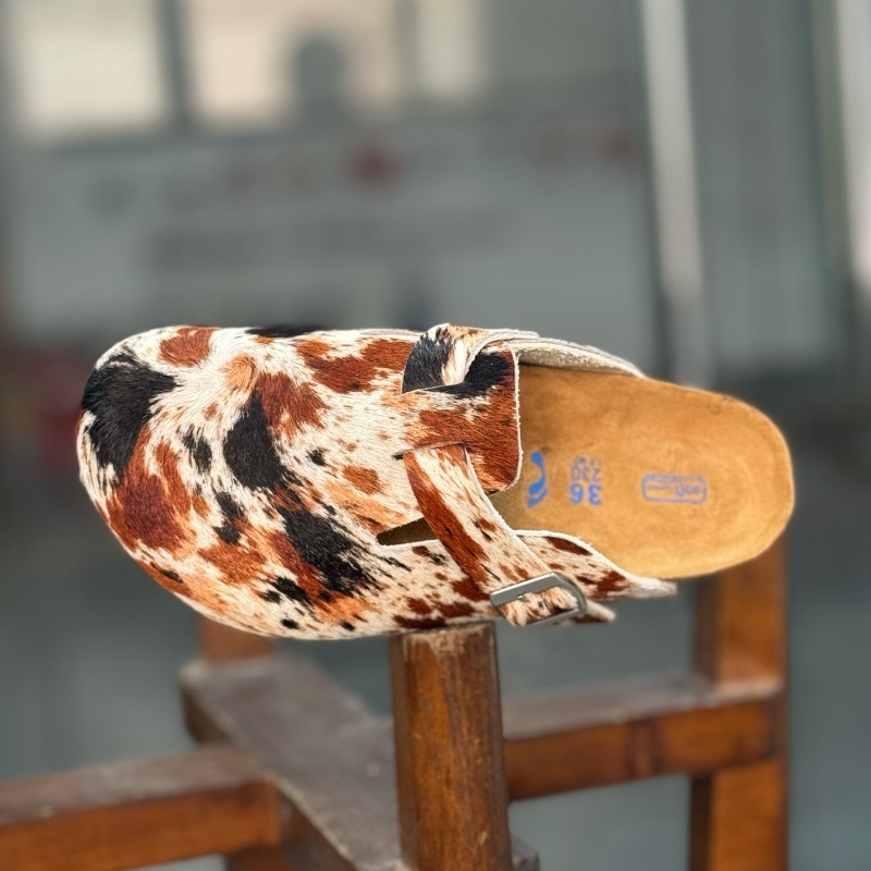 Női slip-on cipő ló-szőr mintás és állatmintás, bőr belső, EVA talp, talpvastagság 3–5 cm, mindennapi kényelem