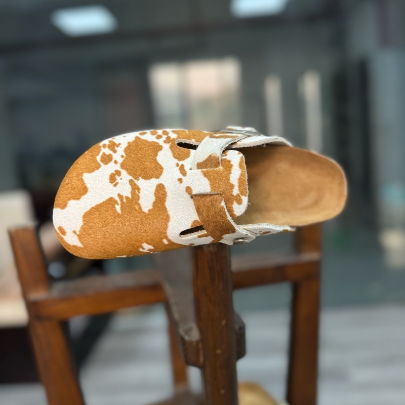 Női slip-on cipő ló-szőr mintás és állatmintás, bőr belső, EVA talp, talpvastagság 3–5 cm, mindennapi kényelem