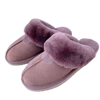 Домашни пантофи с пухено горно покритие, топли и удобни, плосък под; горна част: изкуствена козина; вътрешност: изкуствен косъм; подметка: телешко сухожилие; дебелина на подметката: 0–3 cm.