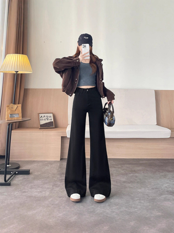 Τζιν με ψηλή μέση, φαρδιά καβάλα, μικροελαστικό ντένιμ, πλυμένα με άμμο βαμβακερό ντένιμ 70–80% (χειμερινή συλλογή 2025)