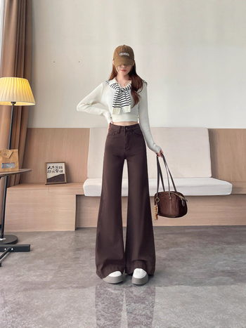 Τζιν με ψηλή μέση, φαρδιά καβάλα, μικροελαστικό ντένιμ, πλυμένα με άμμο βαμβακερό ντένιμ 70–80% (χειμερινή συλλογή 2025)