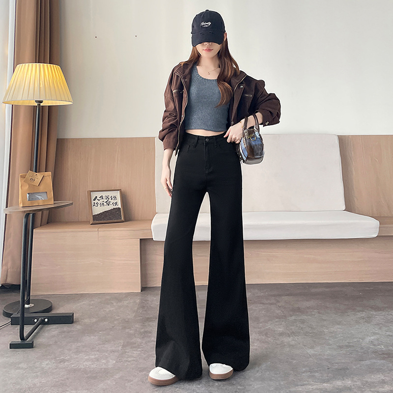 Τζιν με ψηλή μέση, φαρδιά καβάλα, μικροελαστικό ντένιμ, πλυμένα με άμμο βαμβακερό ντένιμ 70–80% (χειμερινή συλλογή 2025)