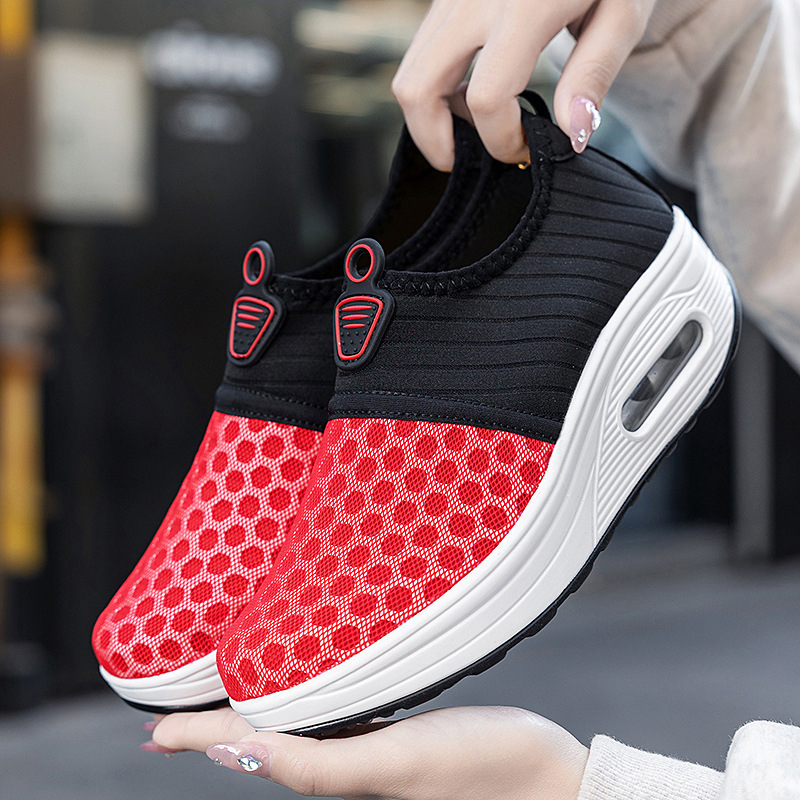 Pantofi sport slip-on pentru femei, exterior din plasă — respirabili, ușori, vârf rotund, toc redus 1–3 cm, primăvară