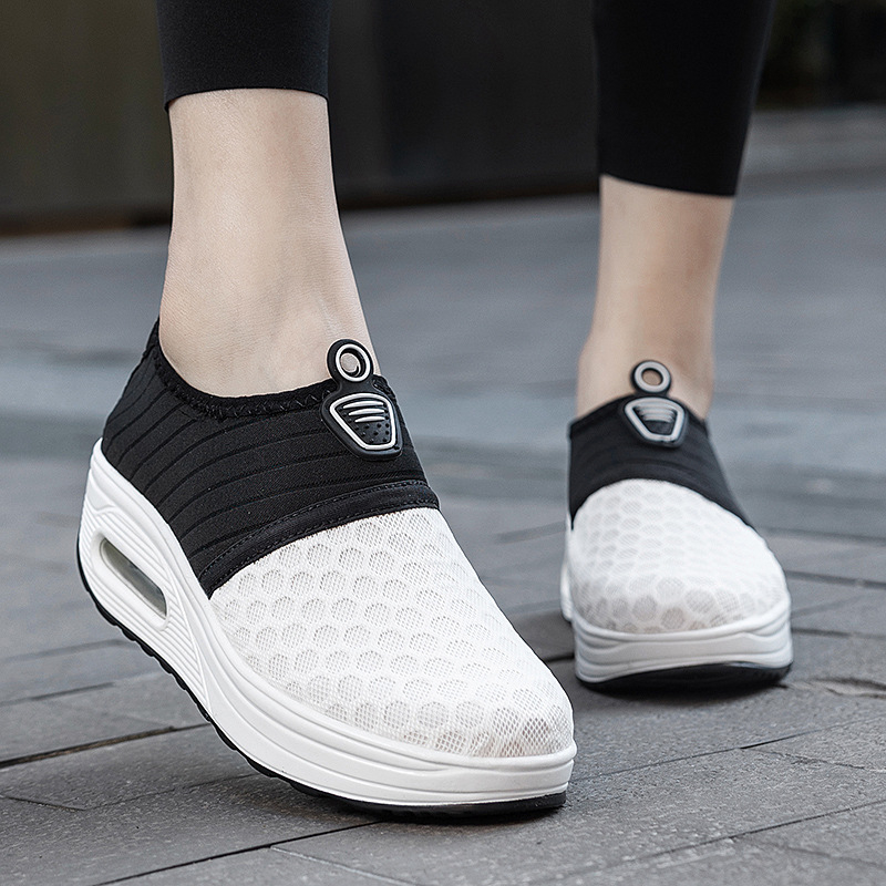 Pantofi sport slip-on pentru femei, exterior din plasă — respirabili, ușori, vârf rotund, toc redus 1–3 cm, primăvară