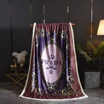 Pătură din lână-cashmere cu model geometric, greutate 0.5–0.8 kg, potrivită pentru primăvară și toamnă