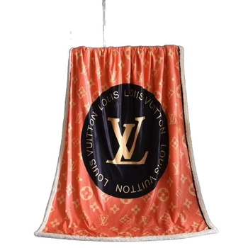 Pătură din lână-cashmere cu model geometric, greutate 0.5–0.8 kg, potrivită pentru primăvară și toamnă