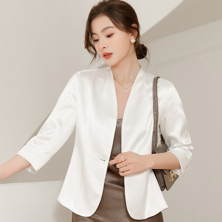 Γυναικείο κοστούμι με χαλαρή γραμμή, σακάκι με κολάρο, 3/4 μανίκια, ένα κουμπί, πολυεστέρας