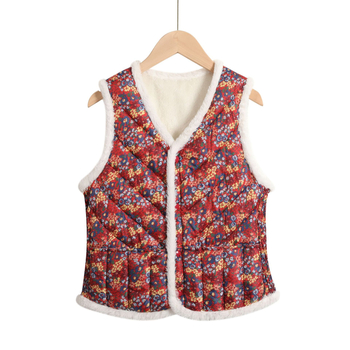 V-krk, krátka dĺžka, kvetinový vzor, vonkajší materiál z polyesteru s výplňou hodvábno-podobnú bavlnu, pásový strih — Jeseň 2023, pre dospelé ženy