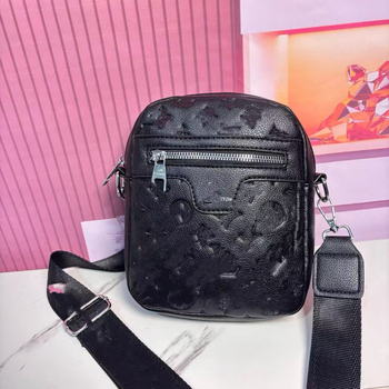 Muška crossbody torba — ugravirana PU, gradski stil, uzorak sa slovima, izdanje jesensko 2025