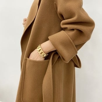 Női gyapjúkabát, középhosszú, közepes vastagságú, bő szabású, V-nyakú