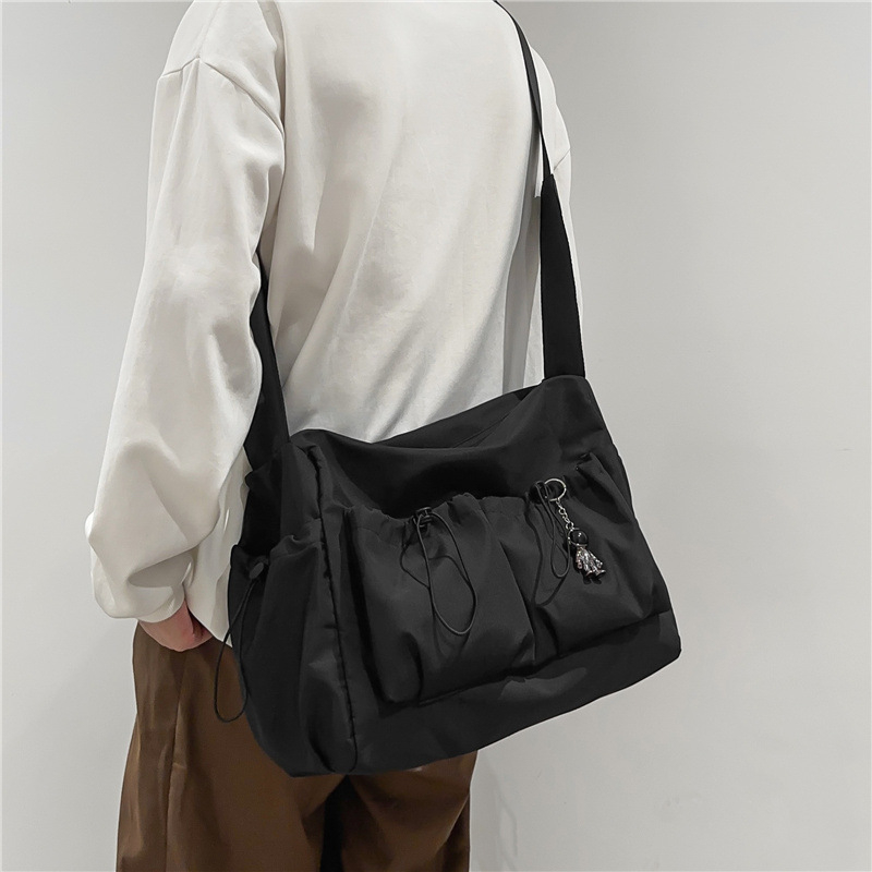Muška crossbody torba s urbanim stilom, najlon, proširivi dizajn, poliester podstava, pogodna za putovanja u slobodno vrijeme