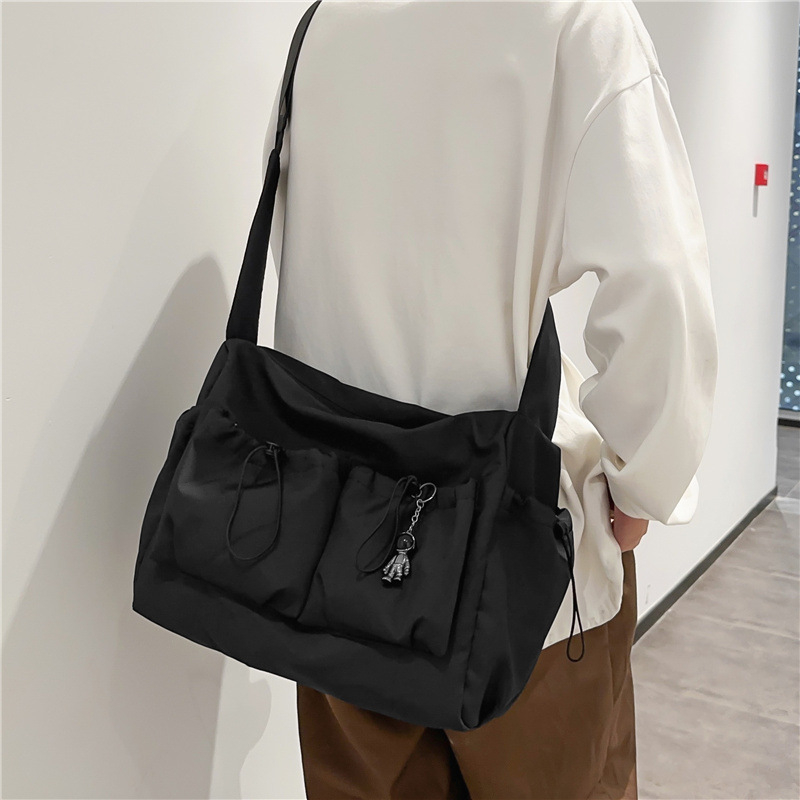 Muška crossbody torba s urbanim stilom, najlon, proširivi dizajn, poliester podstava, pogodna za putovanja u slobodno vrijeme