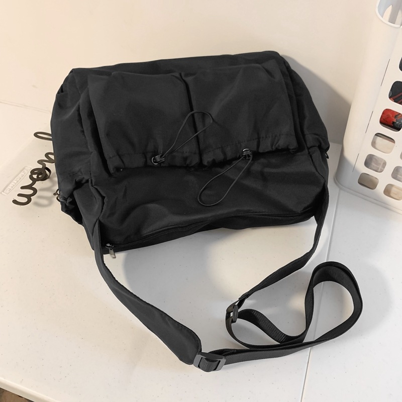 Muška crossbody torba s urbanim stilom, najlon, proširivi dizajn, poliester podstava, pogodna za putovanja u slobodno vrijeme