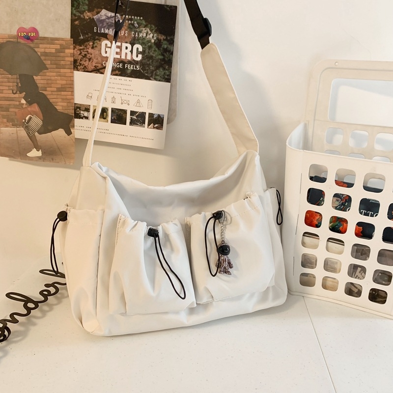 Muška crossbody torba s urbanim stilom, najlon, proširivi dizajn, poliester podstava, pogodna za putovanja u slobodno vrijeme