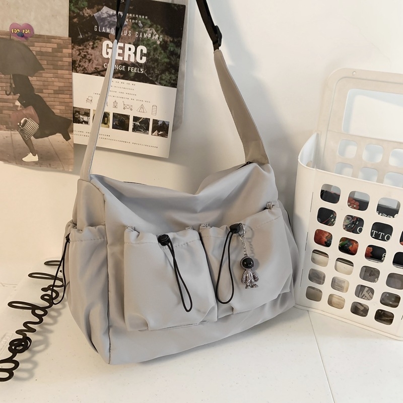 Muška crossbody torba s urbanim stilom, najlon, proširivi dizajn, poliester podstava, pogodna za putovanja u slobodno vrijeme
